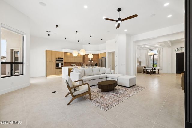 15001 S 5TH Avenue, Phoenix, AZ 85045