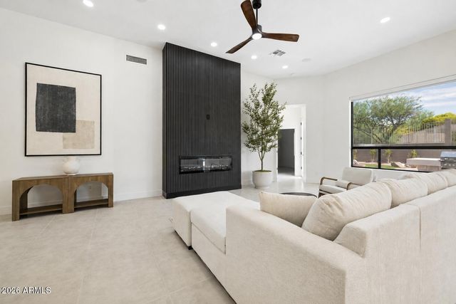 15001 S 5TH Avenue, Phoenix, AZ 85045