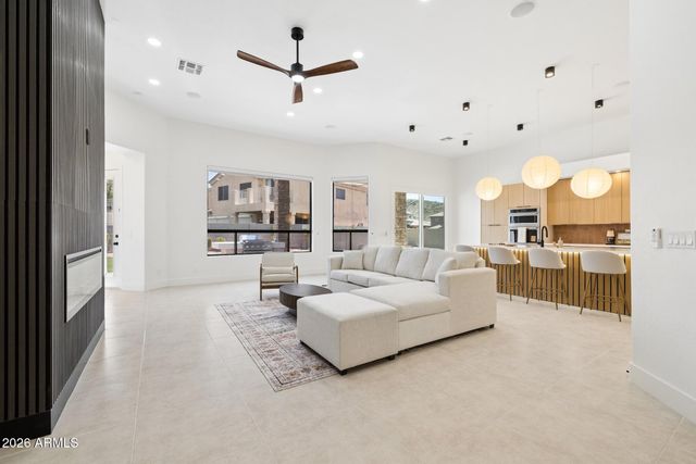 15001 S 5TH Avenue, Phoenix, AZ 85045
