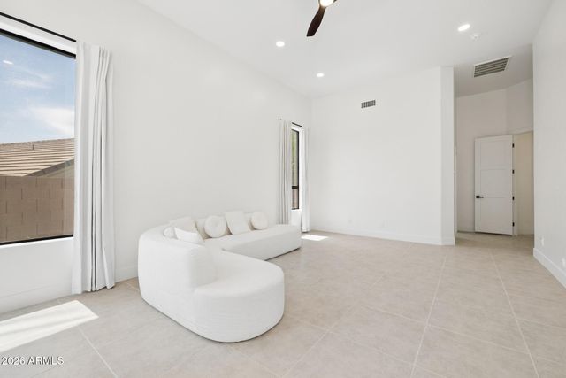 15001 S 5TH Avenue, Phoenix, AZ 85045