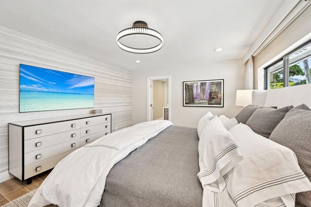 240 30th Street, West Palm Beach, FL 33407