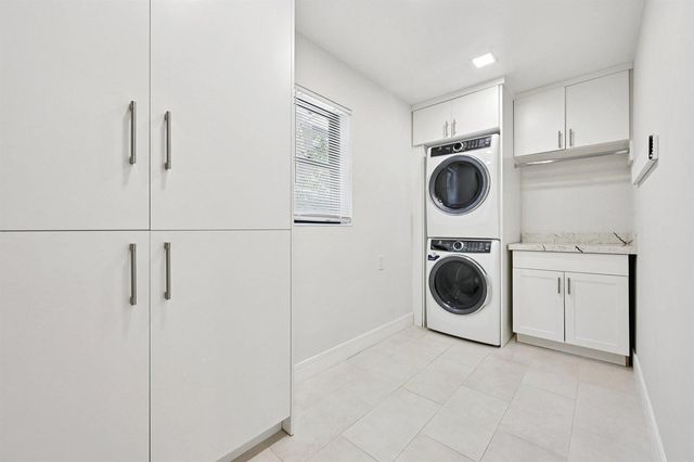 240 30th Street, West Palm Beach, FL 33407