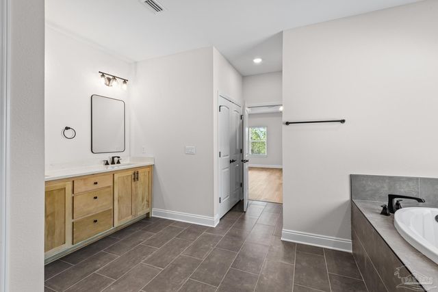 7399 Forestwood Dr, Milton, FL 32570