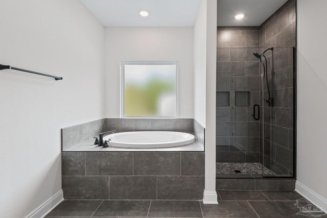 7399 Forestwood Dr, Milton, FL 32570