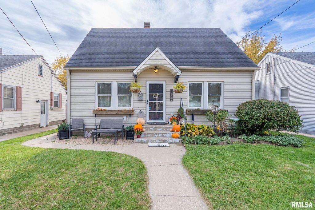 1630 27TH Avenue, Moline, IL 61265