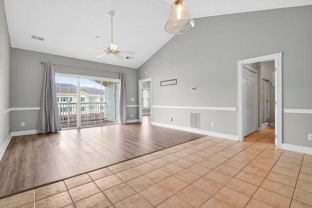 4860 Carnation Cir Apt 302, Myrtle Beach, SC 29577