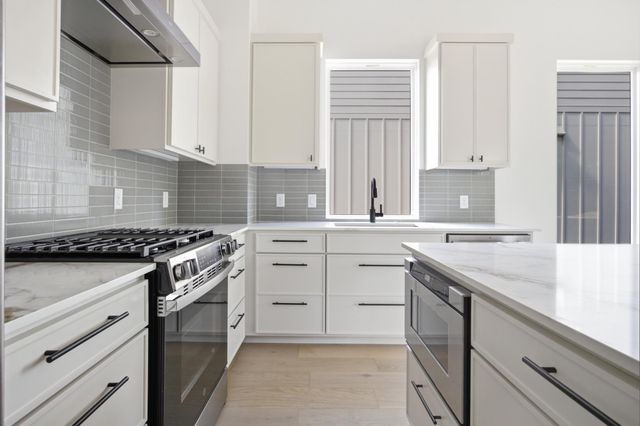 301 N Pleasant Valley RD 2, Austin, TX 78702