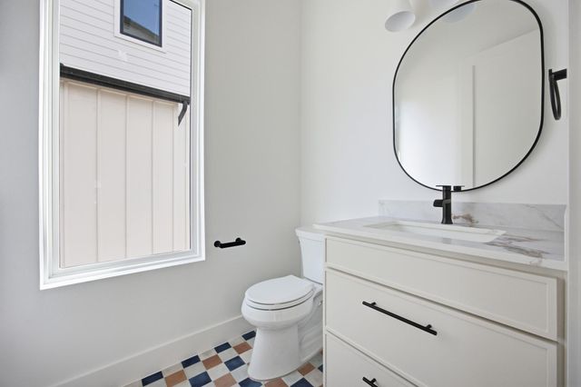 301 N Pleasant Valley RD 2, Austin, TX 78702