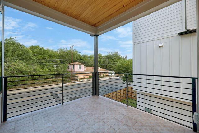301 N Pleasant Valley RD 2, Austin, TX 78702