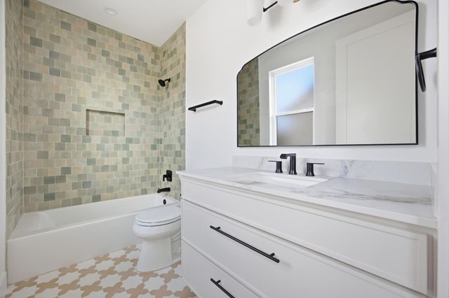 301 N Pleasant Valley RD 2, Austin, TX 78702