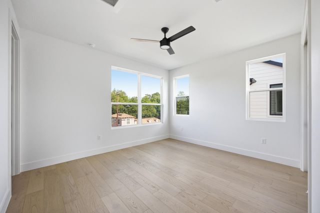 301 N Pleasant Valley RD 2, Austin, TX 78702