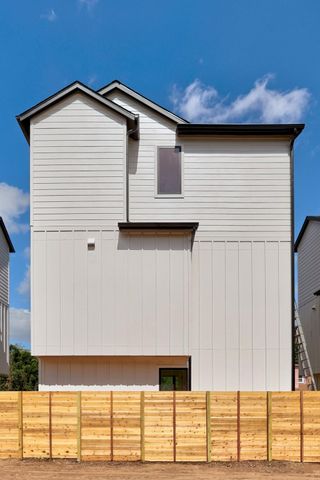 301 N Pleasant Valley RD 2, Austin, TX 78702