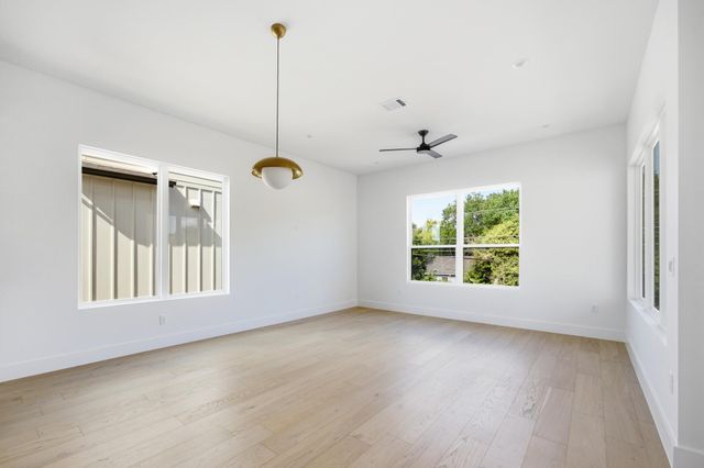 301 N Pleasant Valley RD 2, Austin, TX 78702