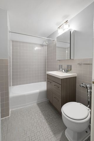 6012 N Kenmore Avenue 3E, Chicago, IL 60660
