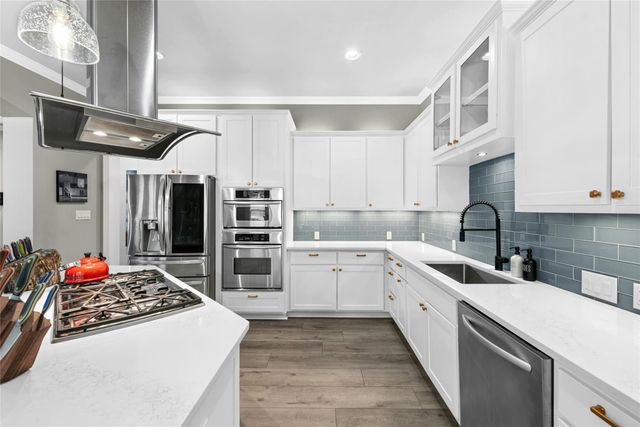 279 Rugged Earth DR, Austin, TX 78737