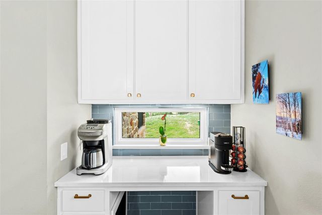 279 Rugged Earth DR, Austin, TX 78737