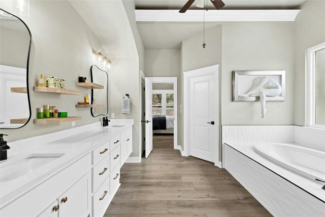 279 Rugged Earth DR, Austin, TX 78737