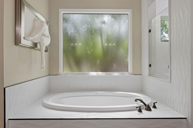 279 Rugged Earth DR, Austin, TX 78737