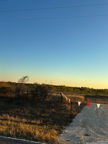 2853 Fm 1333, Poteet, TX 78065