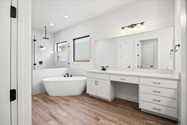 19117 Hopper LN, Austin, TX 78738