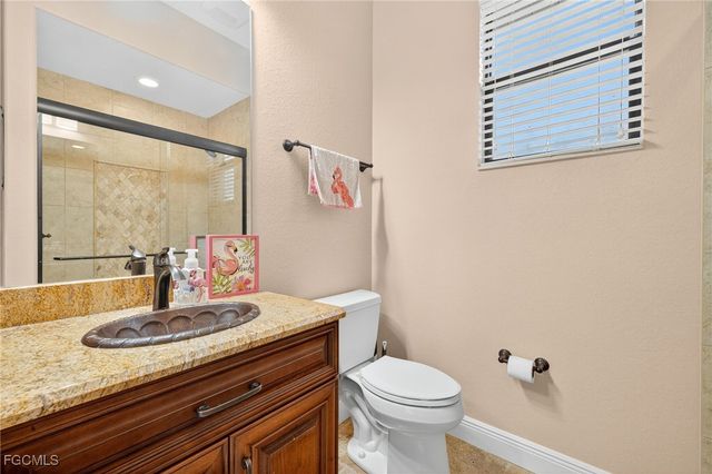 828 NW 39th AVE, Cape Coral, FL 33993