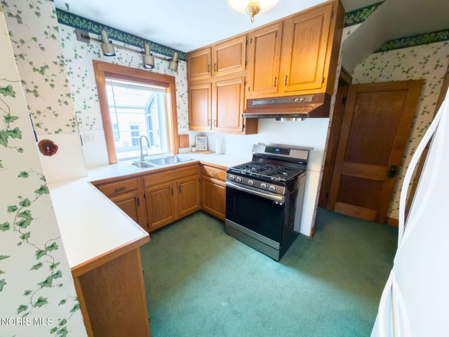 3330 Pelham Road, Ottawa Hills, OH 43606