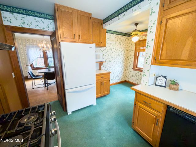 3330 Pelham Road, Ottawa Hills, OH 43606