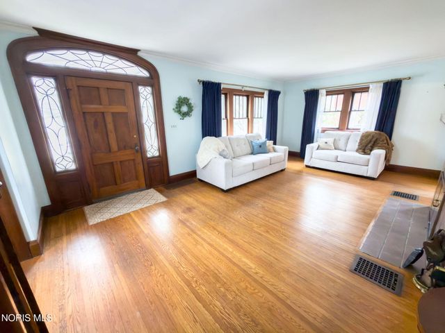 3330 Pelham Road, Ottawa Hills, OH 43606