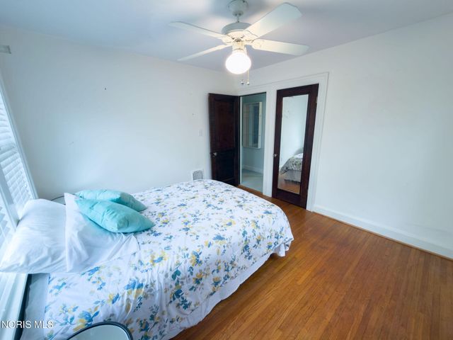 3330 Pelham Road, Ottawa Hills, OH 43606