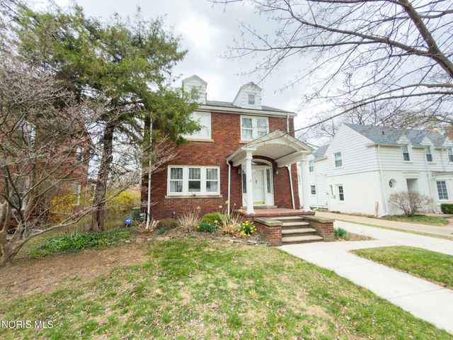 3330 Pelham Road, Ottawa Hills, OH 43606