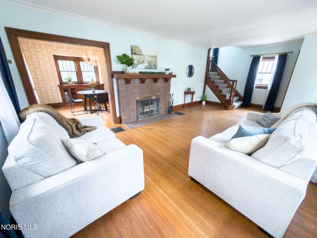 3330 Pelham Road, Ottawa Hills, OH 43606