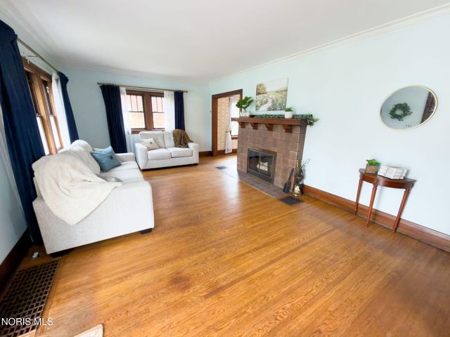 3330 Pelham Road, Ottawa Hills, OH 43606