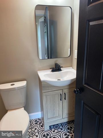 1501 E WHEAT RD, Vineland, NJ 08360
