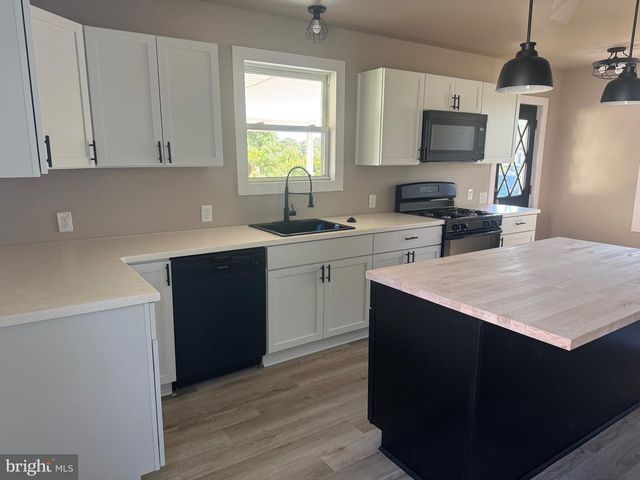 1501 E WHEAT RD, Vineland, NJ 08360