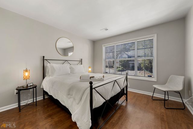 5150 Laurel Bridge Court SE, Smyrna, GA 30082