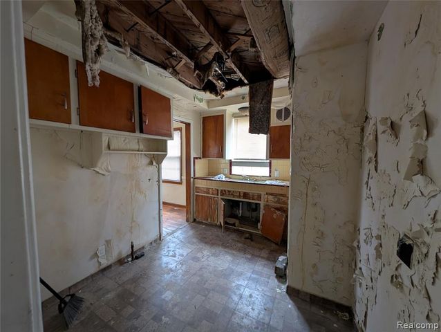 17267 Warwick Street, Detroit, MI 48219