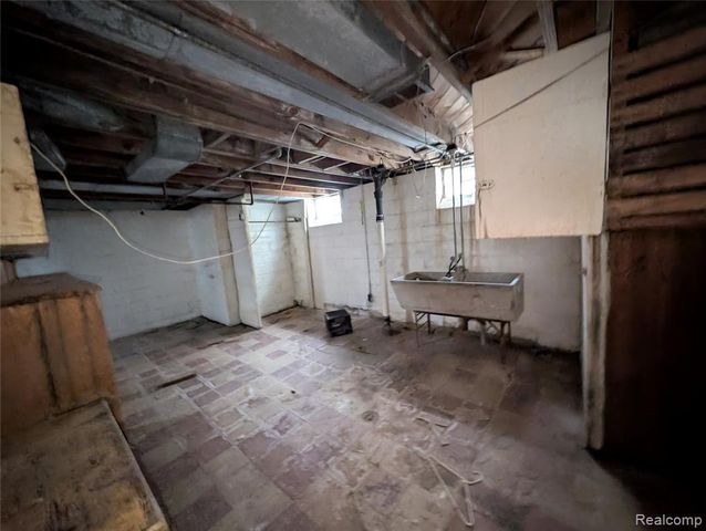 17267 Warwick Street, Detroit, MI 48219