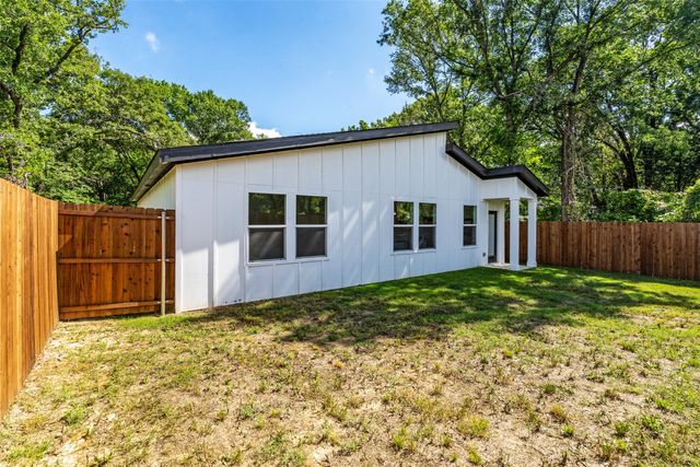 125 Bluebonnet Drive, Gun Barrel City, TX 75156