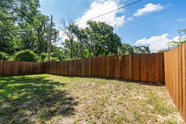 125 Bluebonnet Drive, Gun Barrel City, TX 75156