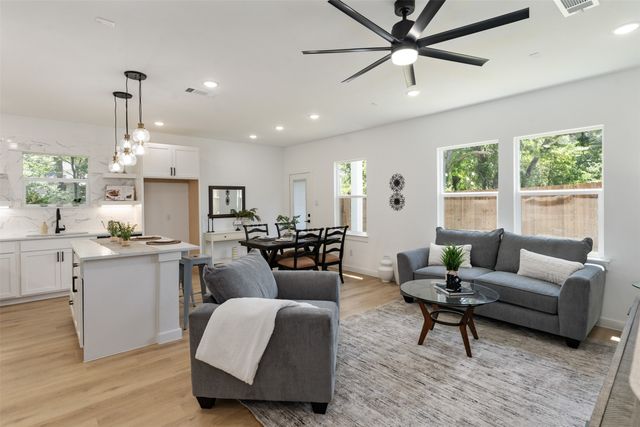 125 Bluebonnet Drive, Gun Barrel City, TX 75156