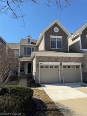 26459 Fieldstone Drive 30, Novi, MI 48374