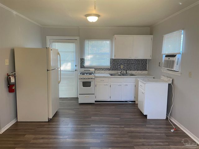 700 Birch Ave, Pensacola, FL 32506