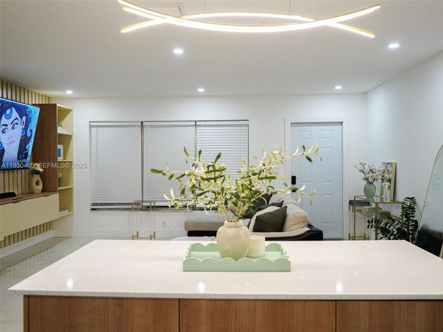 7951 NW 37th Dr, Coral Springs, FL 33065