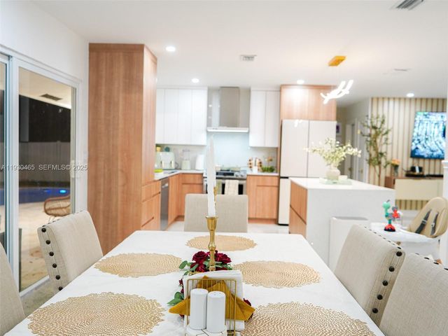 7951 NW 37th Dr, Coral Springs, FL 33065