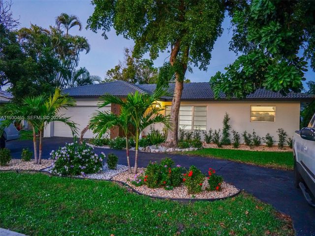 7951 NW 37th Dr, Coral Springs, FL 33065