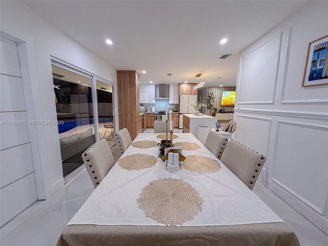 7951 NW 37th Dr, Coral Springs, FL 33065