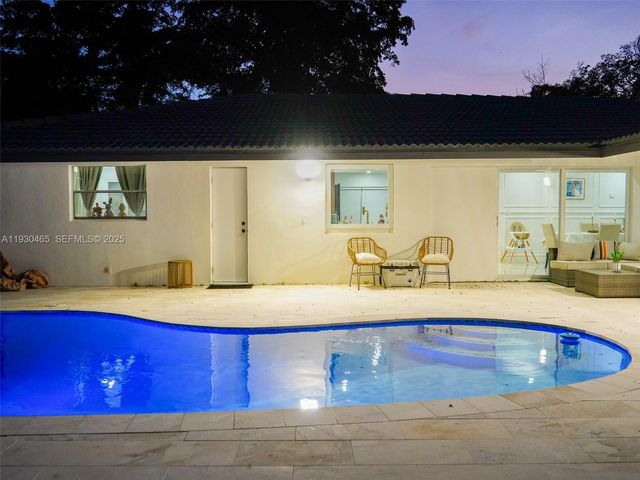 7951 NW 37th Dr, Coral Springs, FL 33065