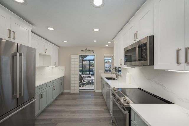 548 GUNWALE LANE, Longboat Key, FL 34228