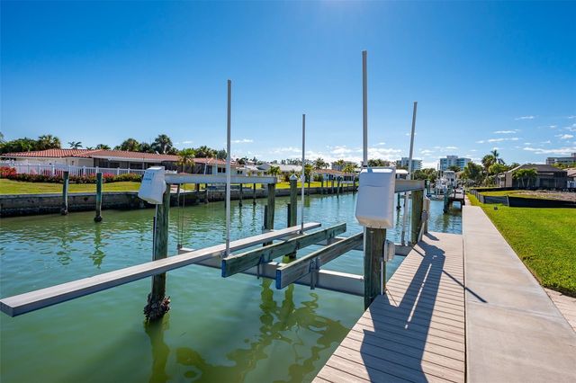 548 GUNWALE LANE, Longboat Key, FL 34228