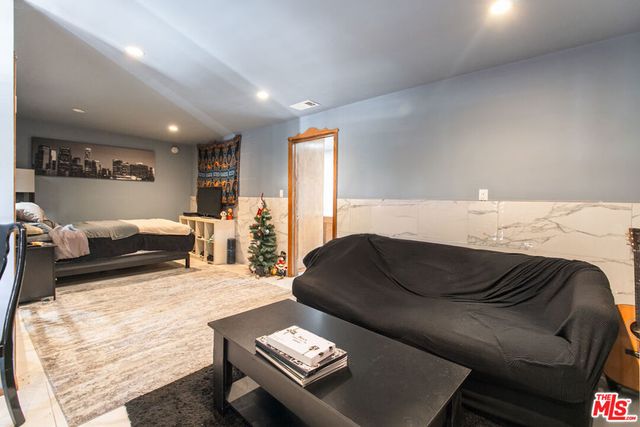 2430 Coldwater Canyon Drive, Beverly Hills, CA 90210